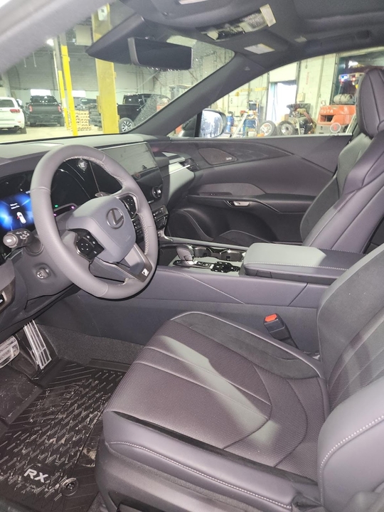 Lexus RX IV рестайлинг, 2024 год, 9 800 000 рублей, 6 фотография