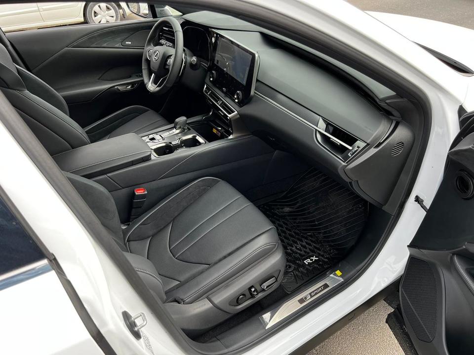 Lexus RX IV рестайлинг, 2024 год, 9 800 000 рублей, 4 фотография
