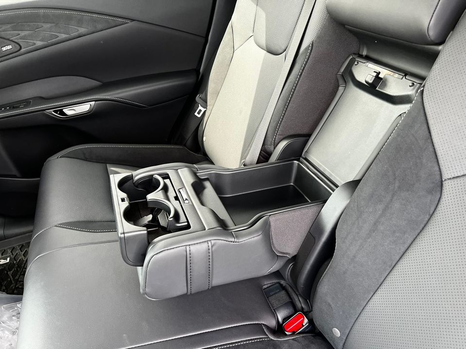Lexus RX IV рестайлинг, 2024 год, 9 800 000 рублей, 11 фотография