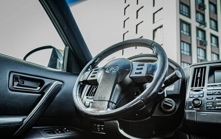 Infiniti FX I, 2005 год, 750 000 рублей, 18 фотография