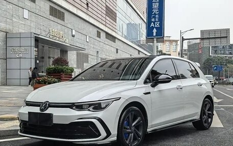 Volkswagen Golf VIII, 2022 год, 1 950 000 рублей, 1 фотография