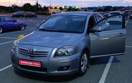 Toyota Avensis III рестайлинг, 2007 год, 825 000 рублей, 1 фотография