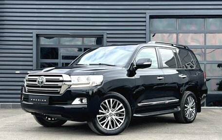 Toyota Land Cruiser 200, 2018 год, 6 930 000 рублей, 1 фотография