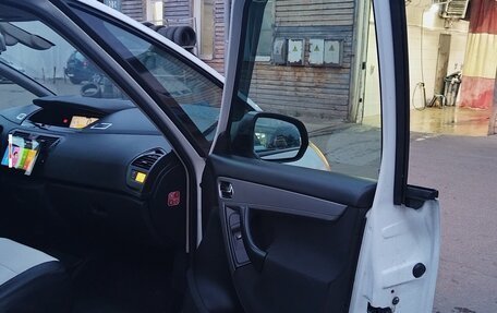 Citroen C4 Picasso II рестайлинг, 2010 год, 588 000 рублей, 19 фотография