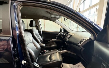 Mitsubishi Outlander III рестайлинг 3, 2011 год, 1 189 000 рублей, 9 фотография