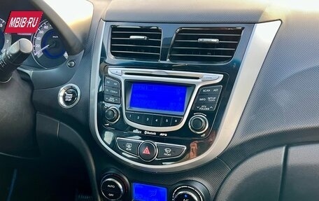 Hyundai Solaris II рестайлинг, 2011 год, 945 000 рублей, 22 фотография