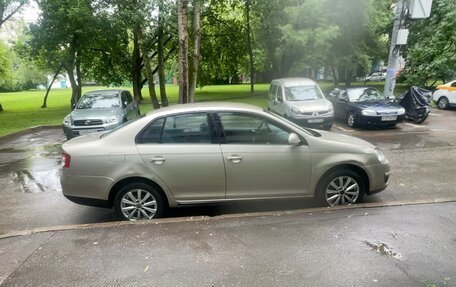 Volkswagen Jetta VI, 2008 год, 700 000 рублей, 2 фотография