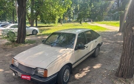 Opel Ascona C, 1984 год, 90 000 рублей, 1 фотография