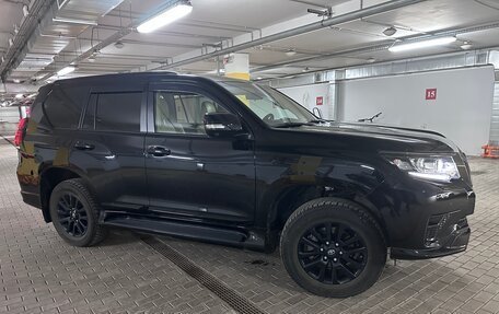 Toyota Land Cruiser Prado 150 рестайлинг 2, 2022 год, 7 950 000 рублей, 1 фотография