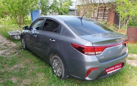 KIA Rio IV, 2017 год, 1 000 000 рублей, 3 фотография
