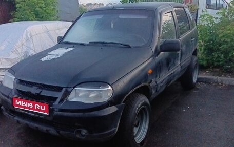 Chevrolet Niva I рестайлинг, 2004 год, 130 000 рублей, 1 фотография