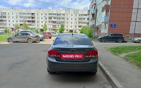 Chevrolet Cruze II, 2010 год, 585 000 рублей, 6 фотография