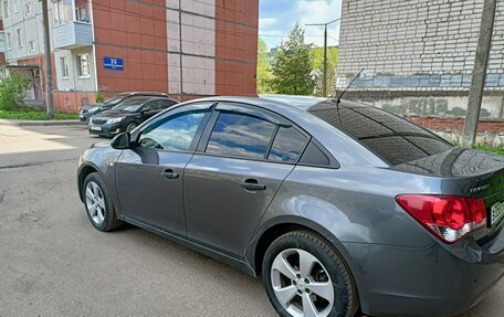 Chevrolet Cruze II, 2010 год, 585 000 рублей, 8 фотография