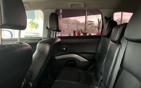 Mitsubishi Outlander III рестайлинг 3, 2010 год, 1 080 000 рублей, 25 фотография