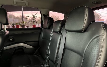 Mitsubishi Outlander III рестайлинг 3, 2010 год, 1 080 000 рублей, 26 фотография
