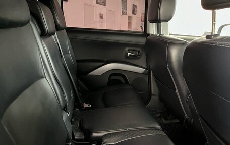 Mitsubishi Outlander III рестайлинг 3, 2010 год, 1 080 000 рублей, 29 фотография
