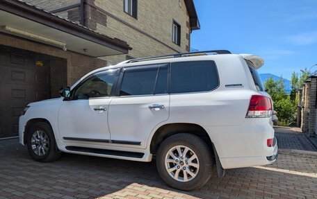 Toyota Land Cruiser 200, 2016 год, 6 200 000 рублей, 10 фотография