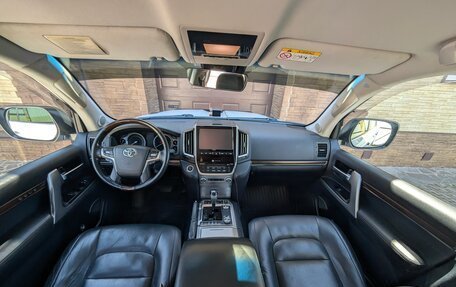 Toyota Land Cruiser 200, 2016 год, 6 200 000 рублей, 20 фотография