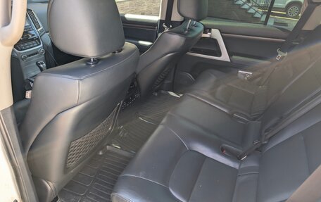 Toyota Land Cruiser 200, 2016 год, 6 200 000 рублей, 22 фотография