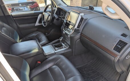 Toyota Land Cruiser 200, 2016 год, 6 200 000 рублей, 26 фотография