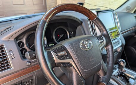 Toyota Land Cruiser 200, 2016 год, 6 200 000 рублей, 19 фотография