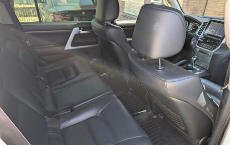 Toyota Land Cruiser 200, 2016 год, 6 200 000 рублей, 27 фотография
