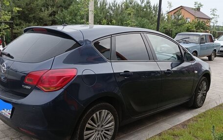 Opel Astra J, 2011 год, 630 000 рублей, 4 фотография