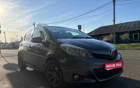 Toyota Vitz, 2013 год, 850 000 рублей, 3 фотография