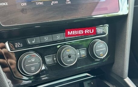 Volkswagen Passat B8 рестайлинг, 2019 год, 2 439 000 рублей, 18 фотография