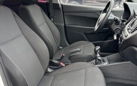 Hyundai Solaris II рестайлинг, 2017 год, 865 000 рублей, 11 фотография