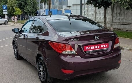 Hyundai Solaris II рестайлинг, 2011 год, 850 000 рублей, 3 фотография