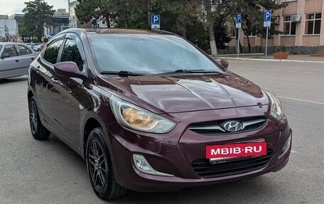 Hyundai Solaris II рестайлинг, 2011 год, 850 000 рублей, 4 фотография