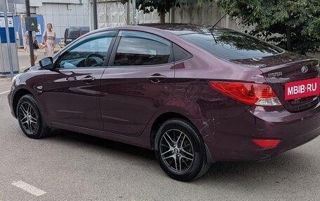 Hyundai Solaris II рестайлинг, 2011 год, 850 000 рублей, 2 фотография