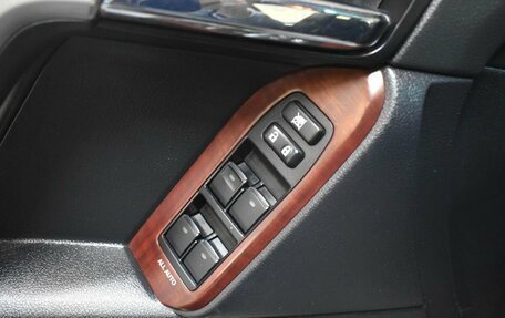 Toyota Land Cruiser Prado 150 рестайлинг 2, 2016 год, 2 925 000 рублей, 16 фотография