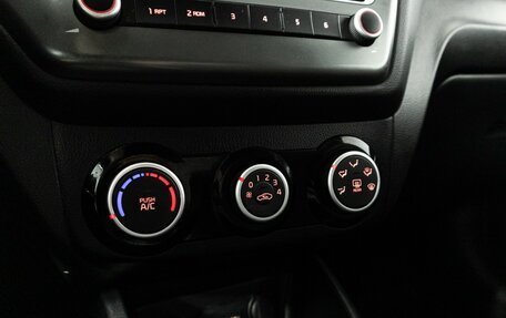 KIA Rio III рестайлинг, 2017 год, 949 585 рублей, 16 фотография