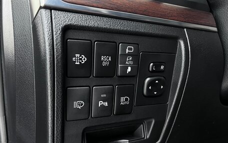 Toyota Land Cruiser 200, 2020 год, 8 500 000 рублей, 32 фотография