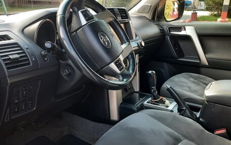 Toyota Land Cruiser Prado 150 рестайлинг 2, 2011 год, 2 700 000 рублей, 6 фотография