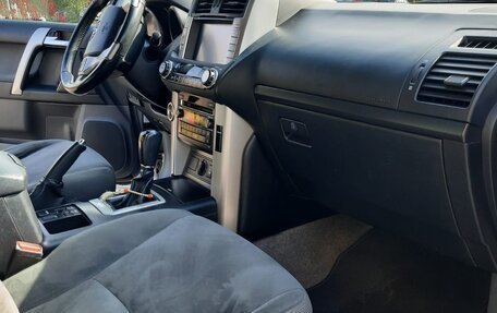 Toyota Land Cruiser Prado 150 рестайлинг 2, 2011 год, 2 700 000 рублей, 7 фотография