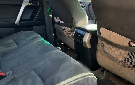Toyota Land Cruiser Prado 150 рестайлинг 2, 2011 год, 2 700 000 рублей, 12 фотография