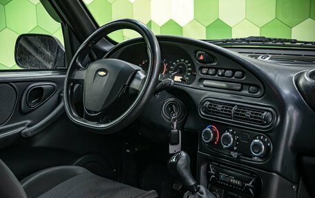 Chevrolet Niva I рестайлинг, 2017 год, 750 000 рублей, 11 фотография
