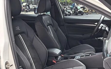 Volkswagen Golf VIII, 2022 год, 1 950 000 рублей, 8 фотография
