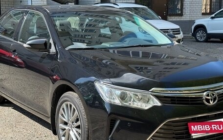 Toyota Camry, 2015 год, 2 050 000 рублей, 2 фотография