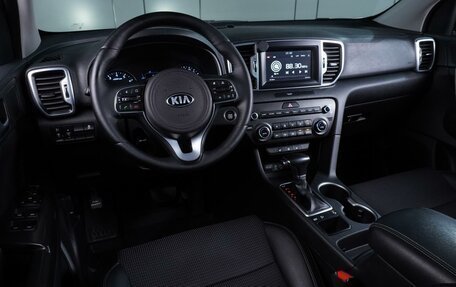 KIA Sportage IV рестайлинг, 2018 год, 1 899 000 рублей, 6 фотография