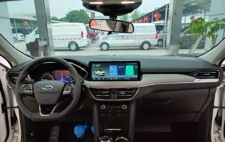 Ford Escape, 2024 год, 2 695 000 рублей, 4 фотография