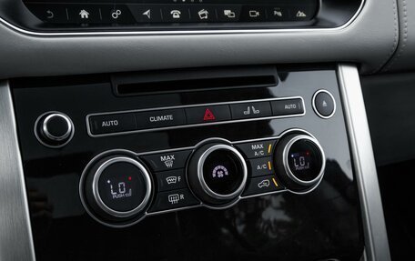 Land Rover Range Rover IV рестайлинг, 2017 год, 7 249 000 рублей, 22 фотография