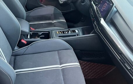 Volkswagen Golf VIII, 2022 год, 2 200 000 рублей, 12 фотография