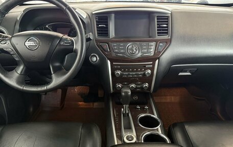 Nissan Pathfinder, 2016 год, 1 450 000 рублей, 13 фотография