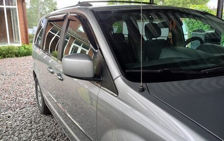 Chrysler Town & Country V рестайлинг, 2010 год, 1 500 000 рублей, 7 фотография