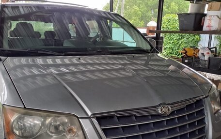 Chrysler Town & Country V рестайлинг, 2010 год, 1 500 000 рублей, 14 фотография