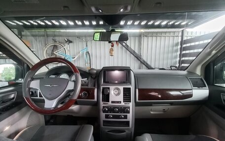 Chrysler Town & Country V рестайлинг, 2010 год, 1 500 000 рублей, 18 фотография